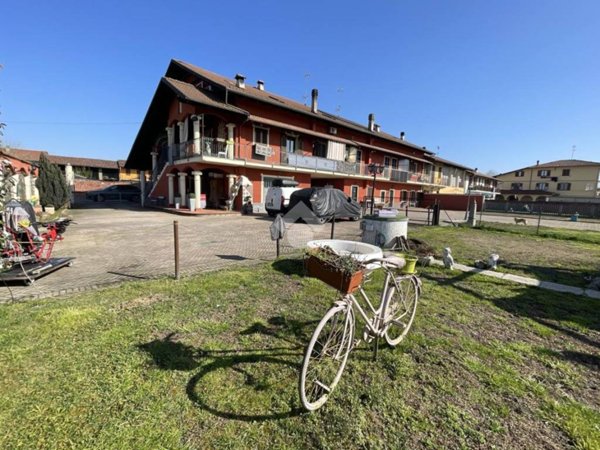 casa indipendente in vendita a Crescentino in zona San Silvestro