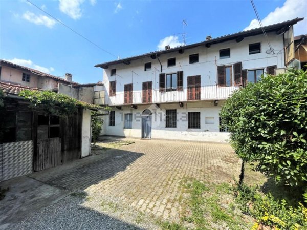 casa indipendente in vendita a Crescentino