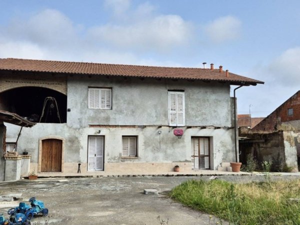 casa indipendente in vendita a Crescentino in zona Campagna