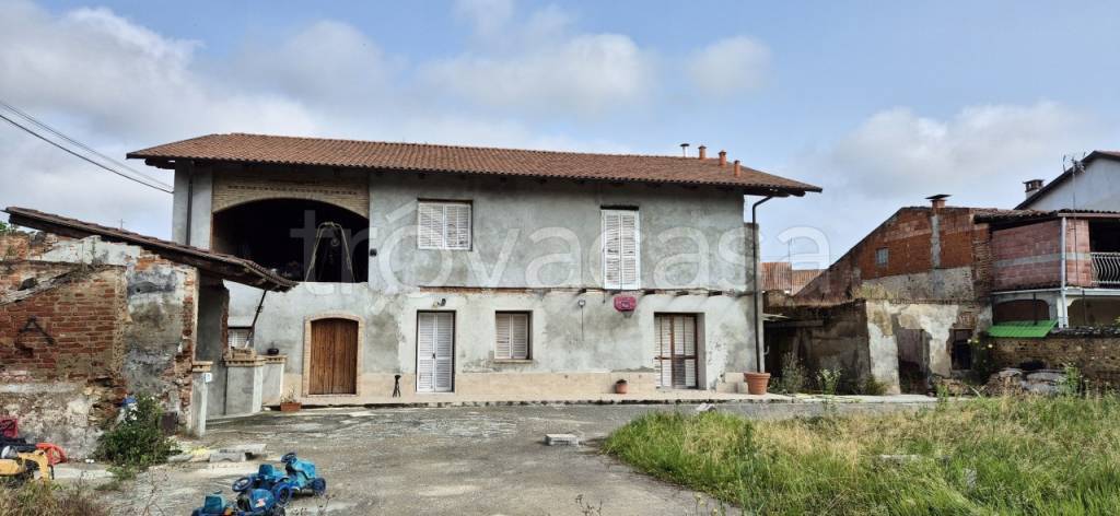 casa indipendente in vendita a Crescentino in zona Campagna