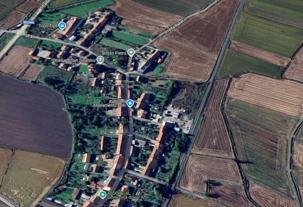 casa indipendente in vendita a Crescentino in zona San Silvestro