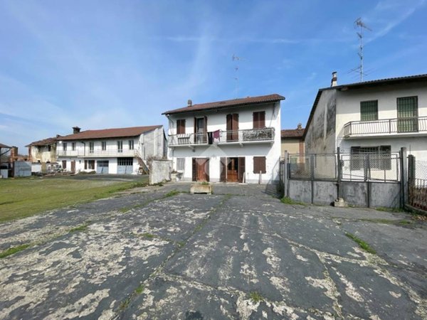 casa indipendente in vendita a Crescentino