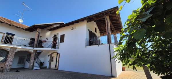 casa indipendente in vendita a Crescentino