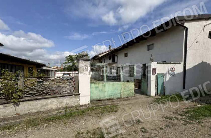 ufficio in vendita a Crescentino in zona Monte