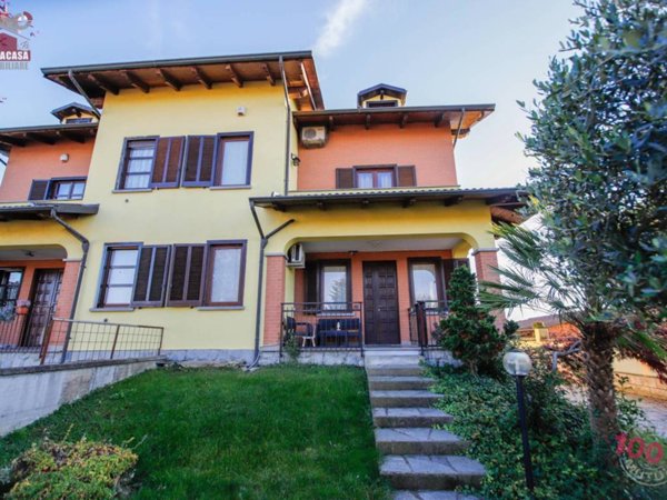 casa indipendente in vendita a Crescentino in zona Campagna