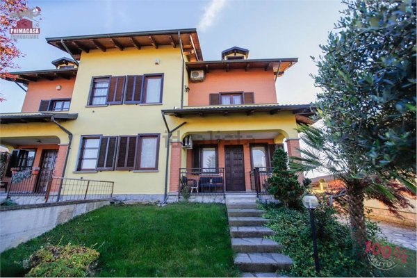 casa indipendente in vendita a Crescentino in zona Campagna