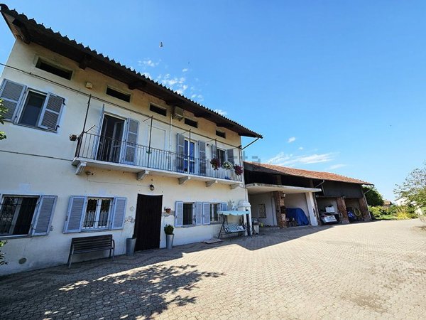 pentavano in vendita a Crescentino in zona Campagna