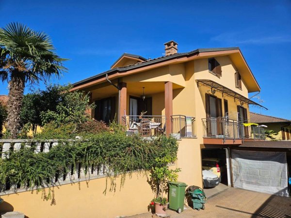 casa indipendente in vendita a Crescentino