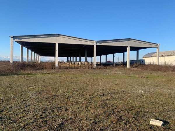 capannone in vendita a Crescentino