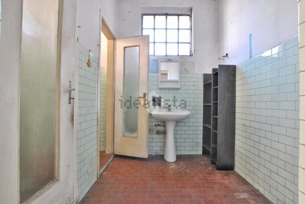 locale commerciale in vendita a Crescentino