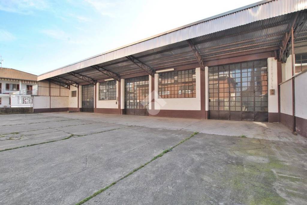 locale commerciale in vendita a Crescentino