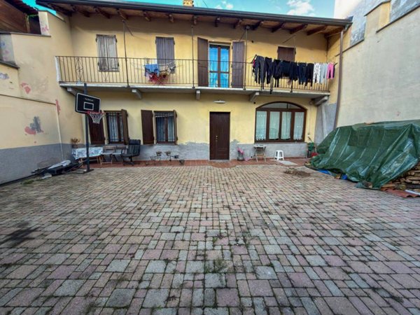 casa indipendente in vendita a Crescentino