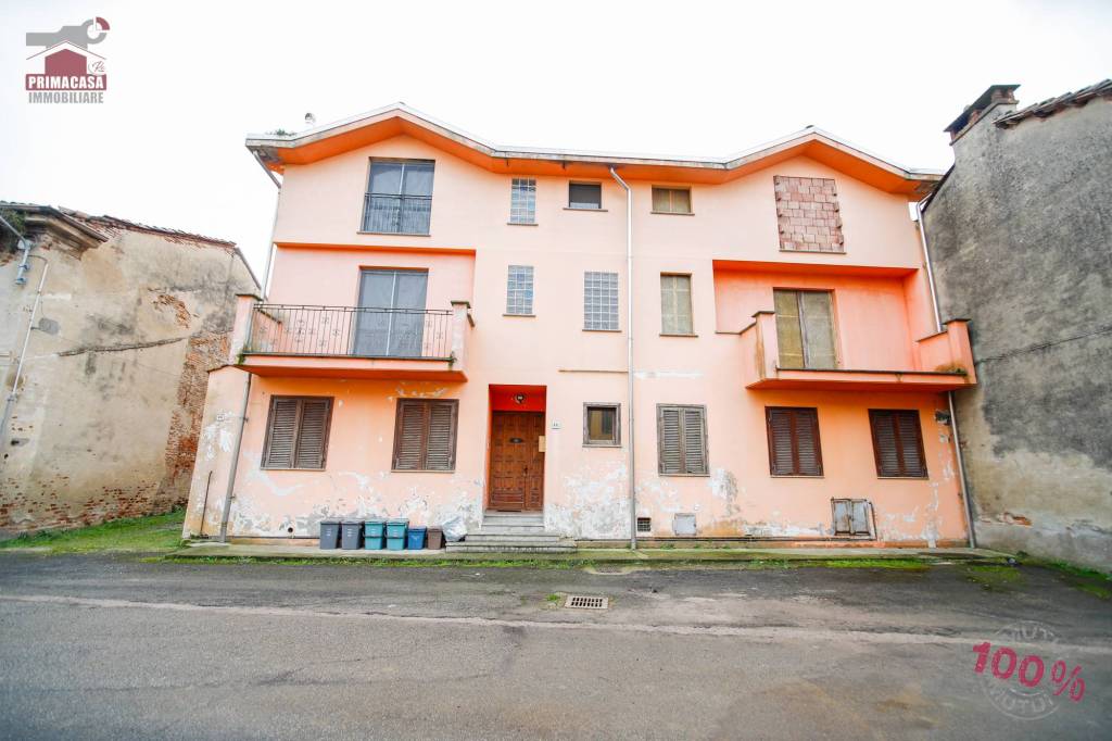 casa indipendente in vendita a Crescentino in zona Caravini