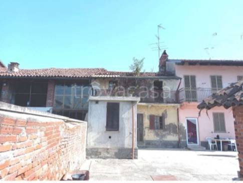 casa indipendente in vendita a Crescentino