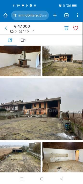 casa indipendente in vendita a Crescentino in zona Santa Maria