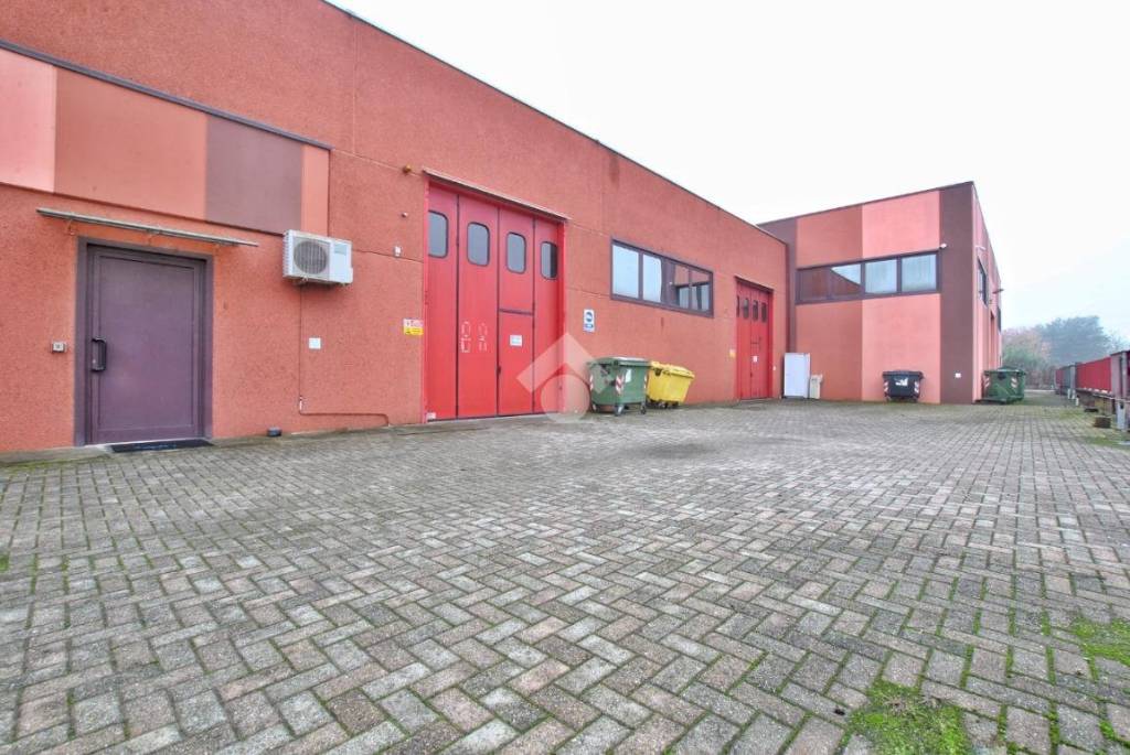 negozio in vendita a Crescentino