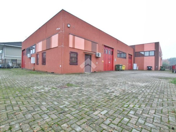 locale commerciale in vendita a Crescentino