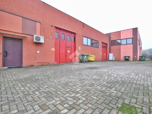 locale commerciale in vendita a Crescentino