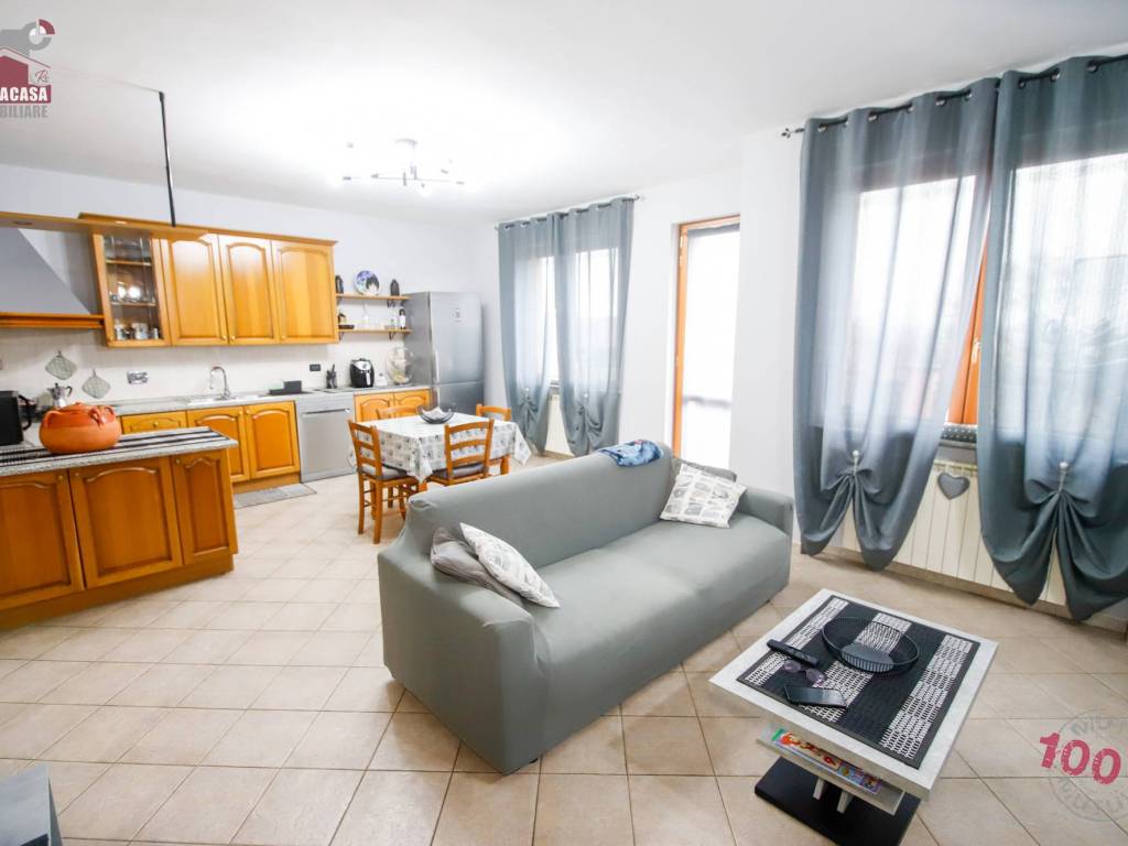 appartamento in vendita a Crescentino in zona Caravini