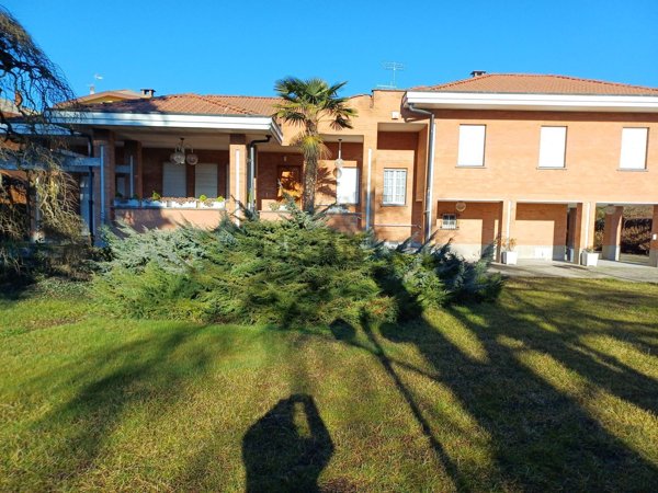 casa indipendente in vendita a Crescentino