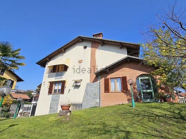 casa indipendente in vendita a Crescentino