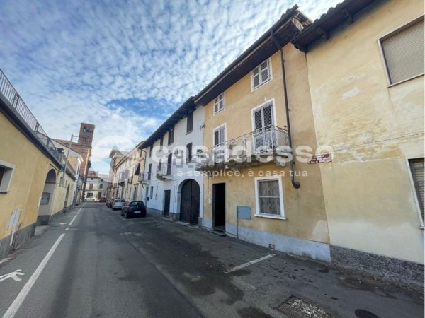 casa indipendente in vendita a Crescentino