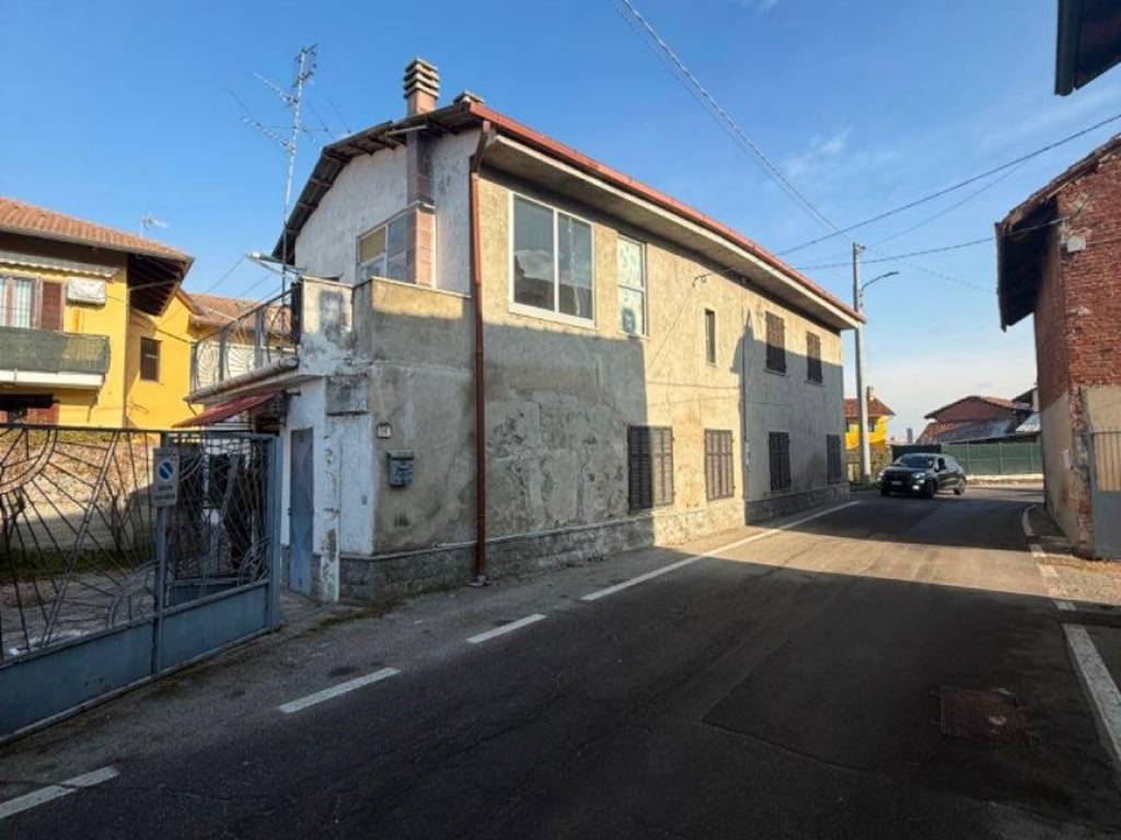 casa indipendente in vendita a Crescentino