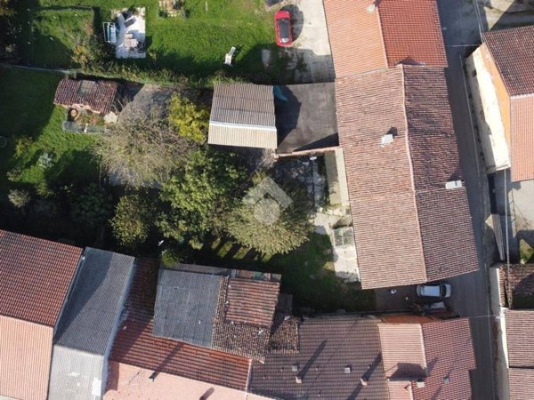 casa indipendente in vendita a Crescentino in zona Campagna