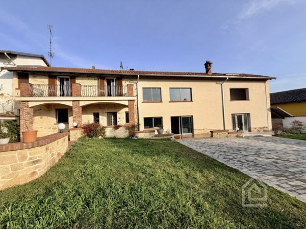 casa indipendente in vendita a Crescentino in zona San Grisante