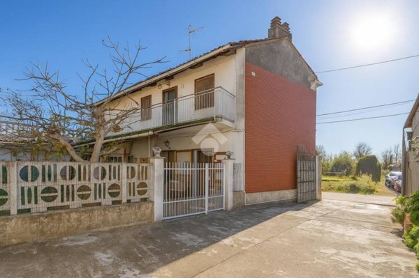 casa indipendente in vendita a Crescentino in zona San Silvestro