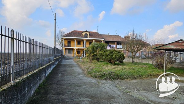 casa indipendente in vendita a Crescentino in zona Santa Maria