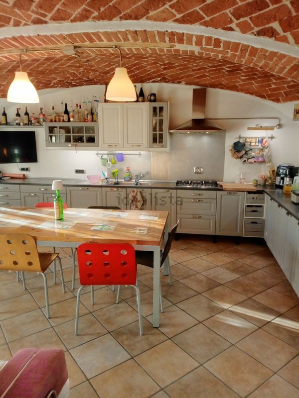 esavano in vendita a Crescentino