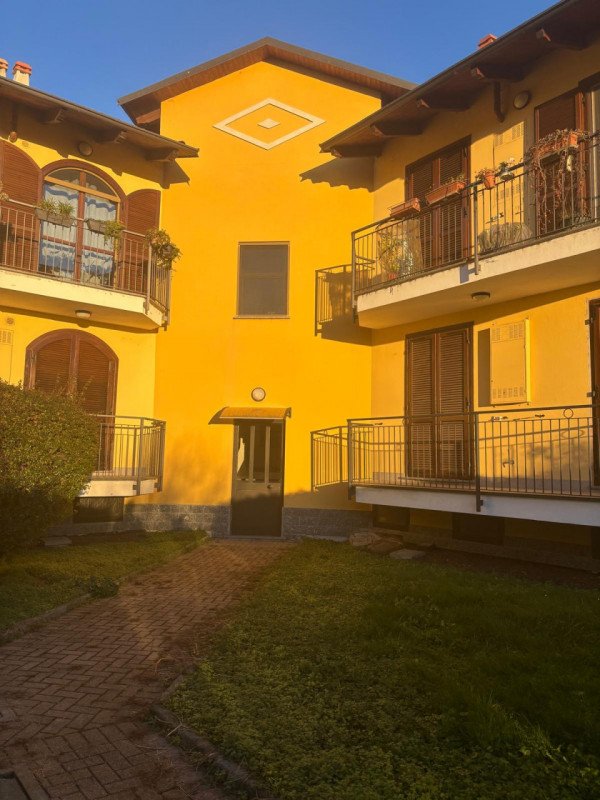 appartamento in vendita a Crescentino in zona Campagna