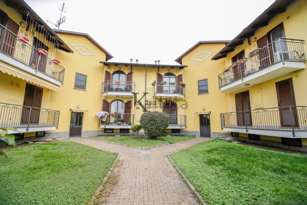 appartamento in vendita a Crescentino in zona Campagna