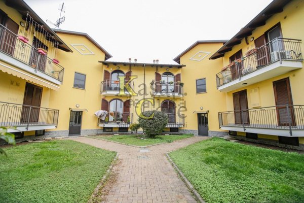 appartamento in vendita a Crescentino in zona Campagna