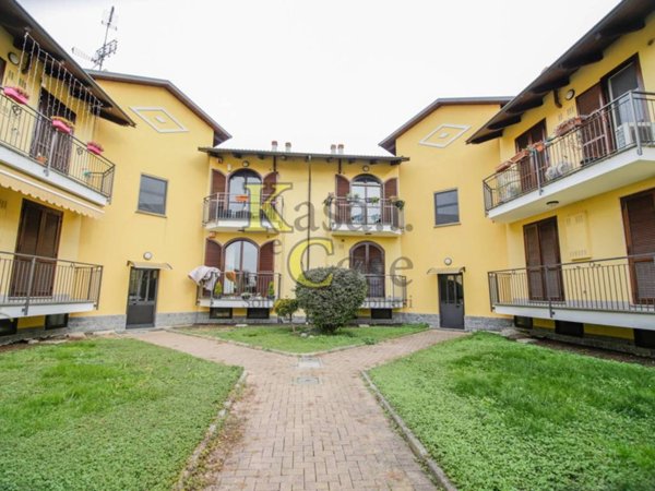 appartamento in vendita a Crescentino in zona Campagna