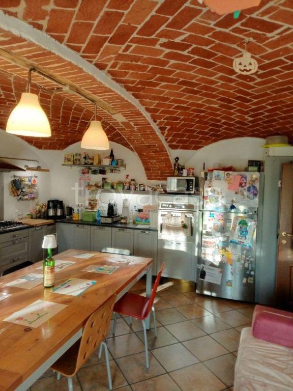 casa indipendente in vendita a Crescentino in zona Porzioni