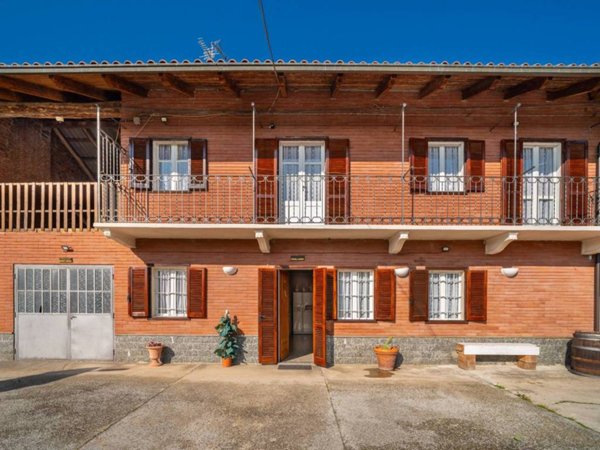 casa indipendente in vendita a Crescentino in zona Campagna