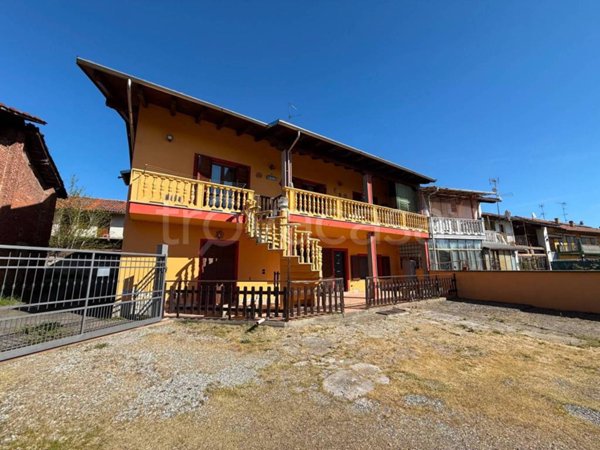 casa indipendente in vendita a Crescentino in zona San Grisante