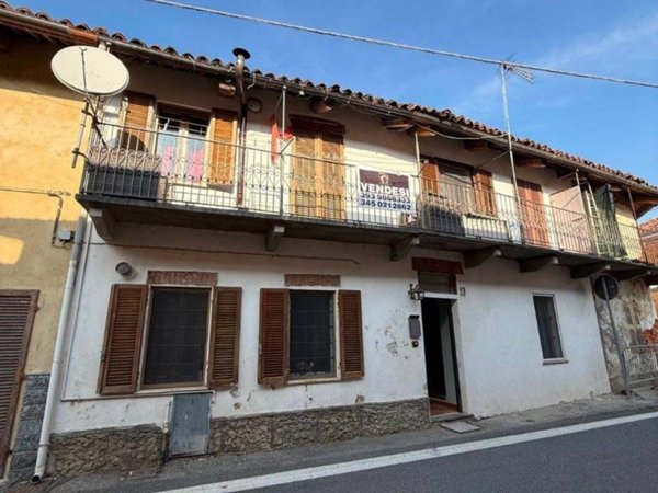 casa indipendente in vendita a Crescentino in zona San Genuario