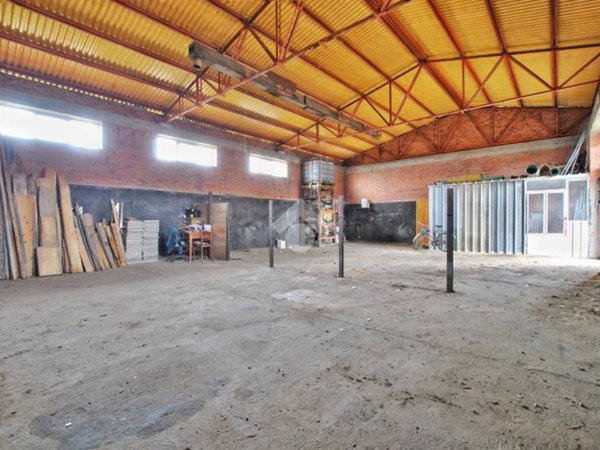 locale commerciale in vendita a Crescentino