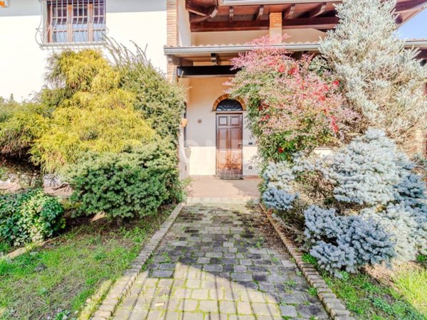 casa indipendente in vendita a Crescentino