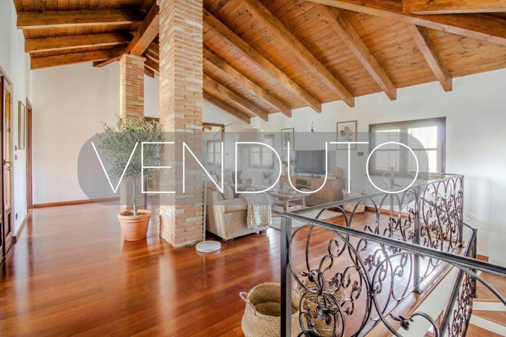 casa indipendente in vendita a Crescentino
