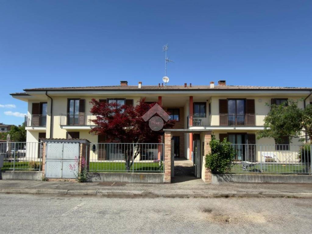 appartamento in vendita a Crescentino in zona Mezzi Po
