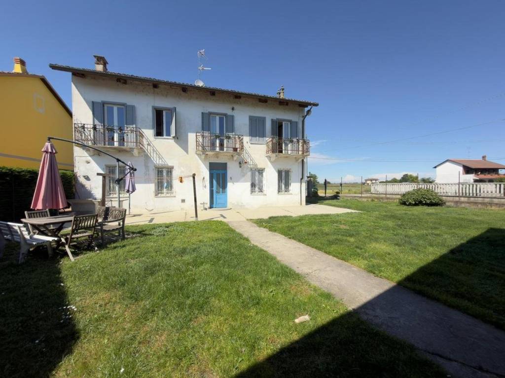 casa indipendente in vendita a Crescentino in zona Galli