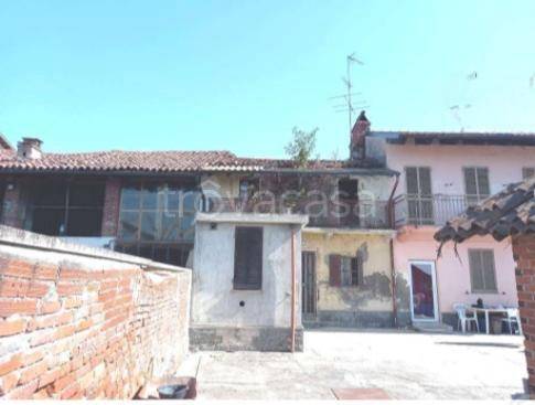 casa indipendente in vendita a Crescentino