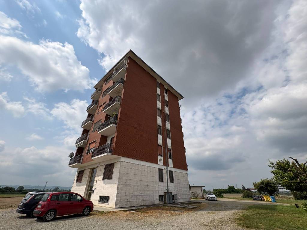 appartamento in vendita a Crescentino in zona Campagna