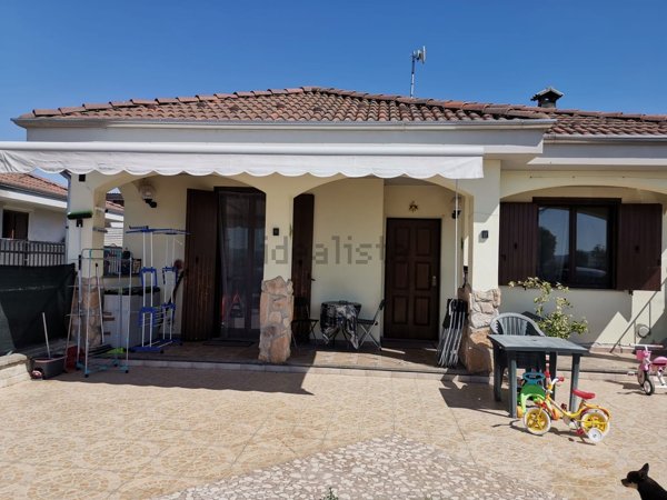 casa indipendente in vendita a Crescentino in zona Campagna