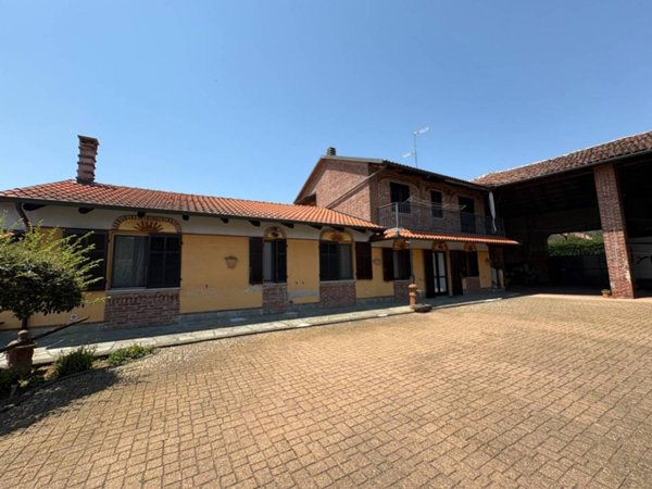 casa indipendente in vendita a Crescentino in zona San Grisante