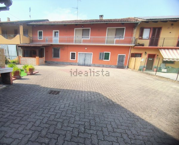 casa indipendente in vendita a Crescentino
